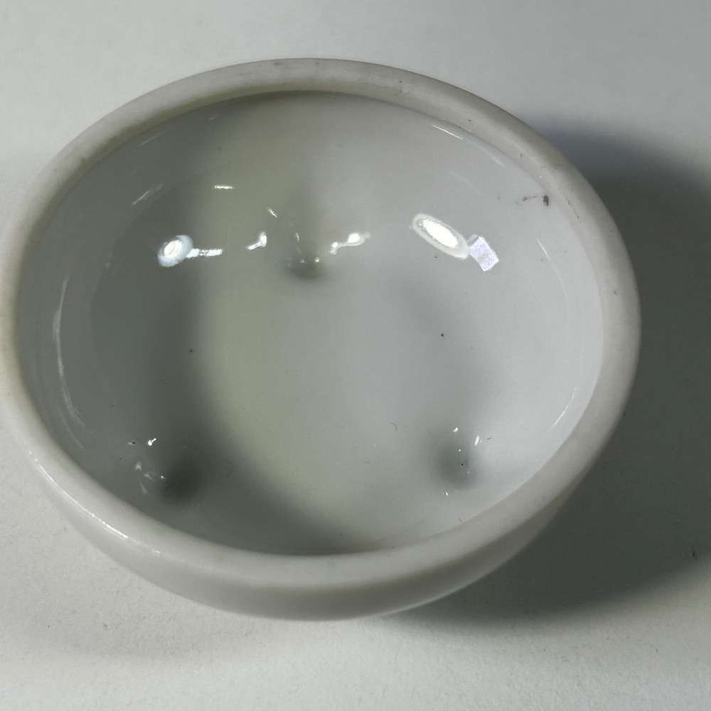 Vintage Floral Porcelain Trinket Box Gold Trim Footed Round Jewelry Dish 7055 - Picture 4 of 9